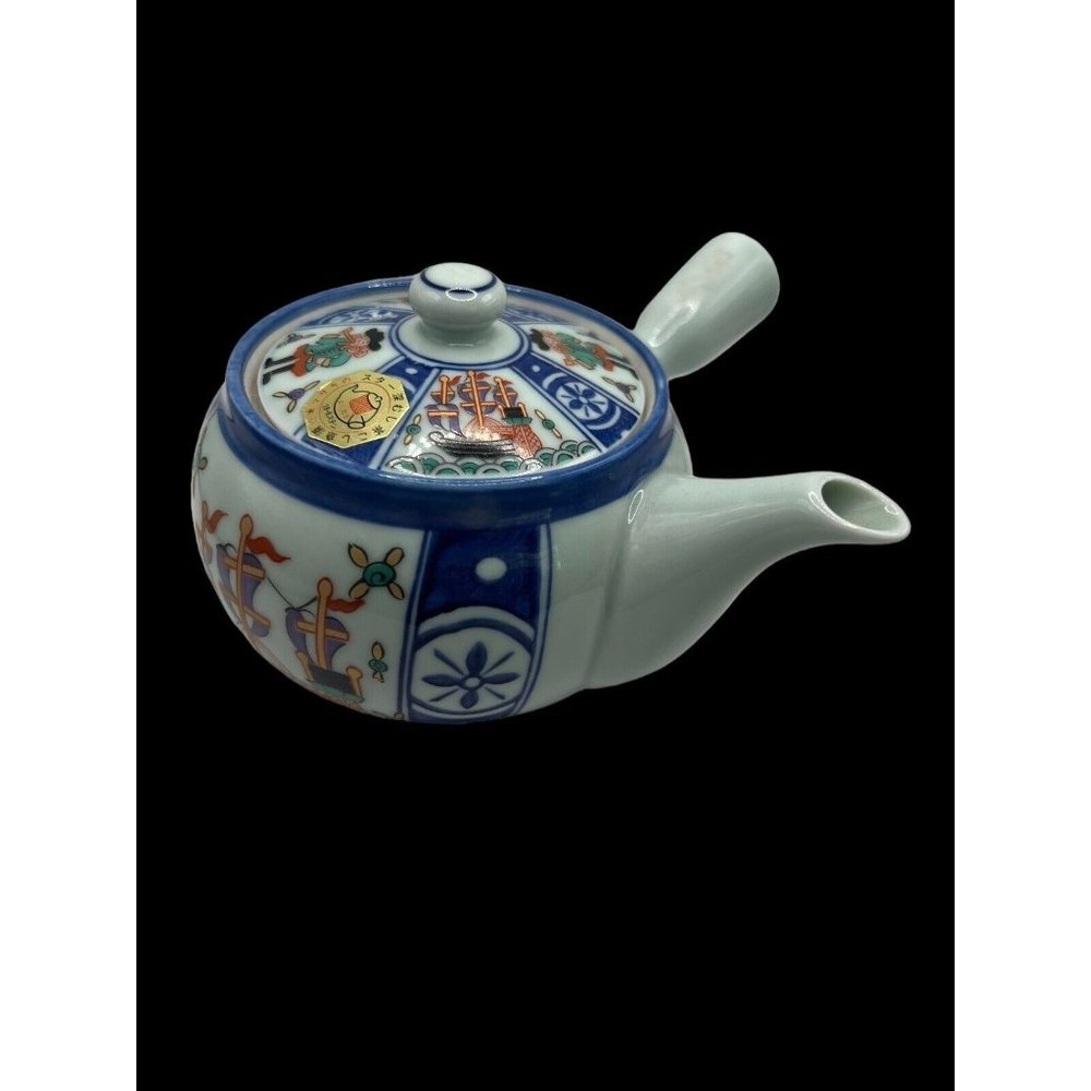 Japanese Porcelain Tea Pot. Flowers Kitchen Entertainment